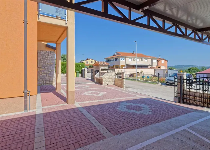 Apartments Kaja By Rent Istria