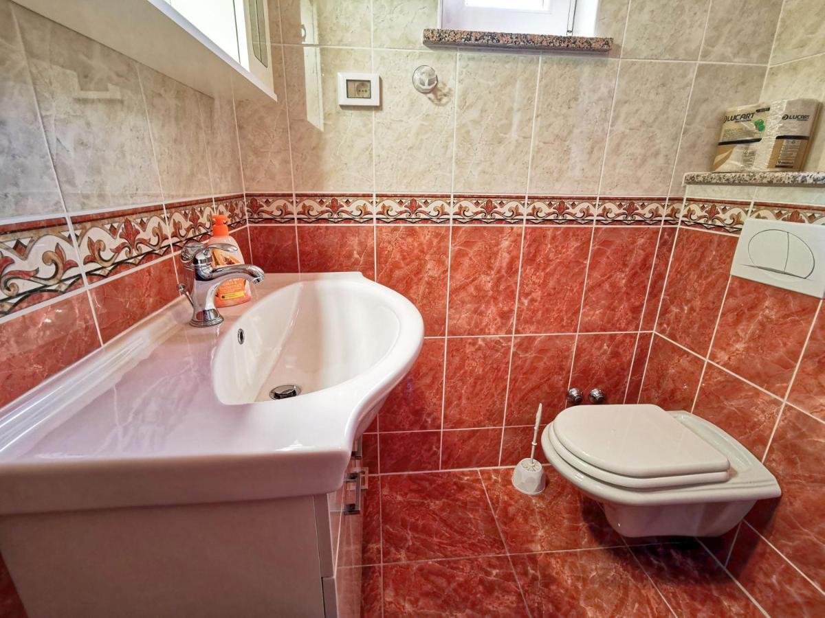 Apartment Kaja By Rent Istria Kastel